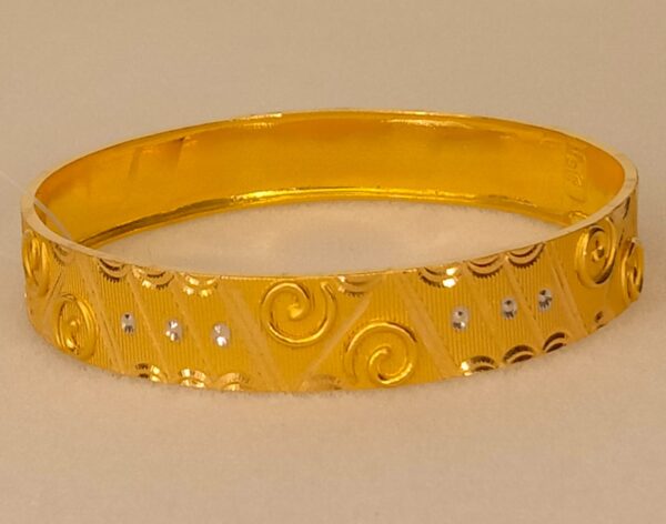 BANGLE 8943