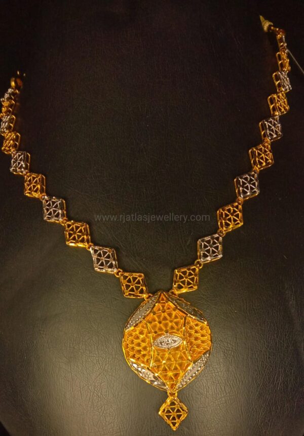 NECKLACE 15739