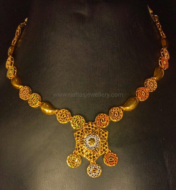 NECKLACE 15740