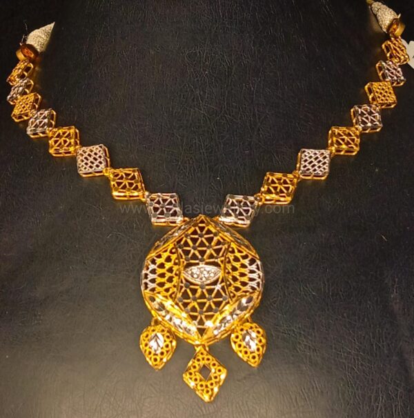 NECKLACE 15741