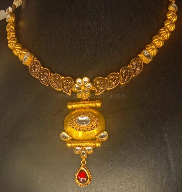 NECKLACE 3169